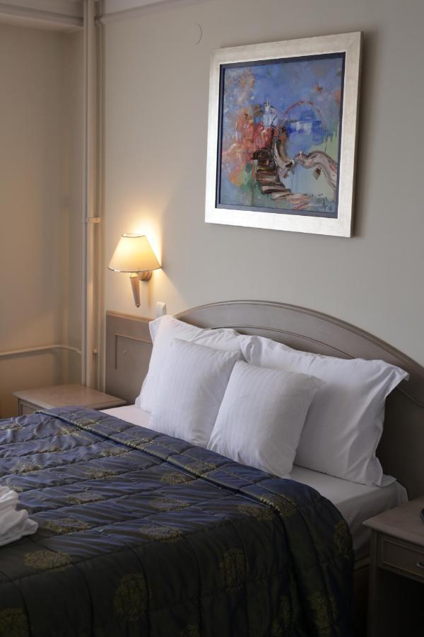 Hotel Metropol - Metropol Lake Resort Lagadin Extérieur photo
