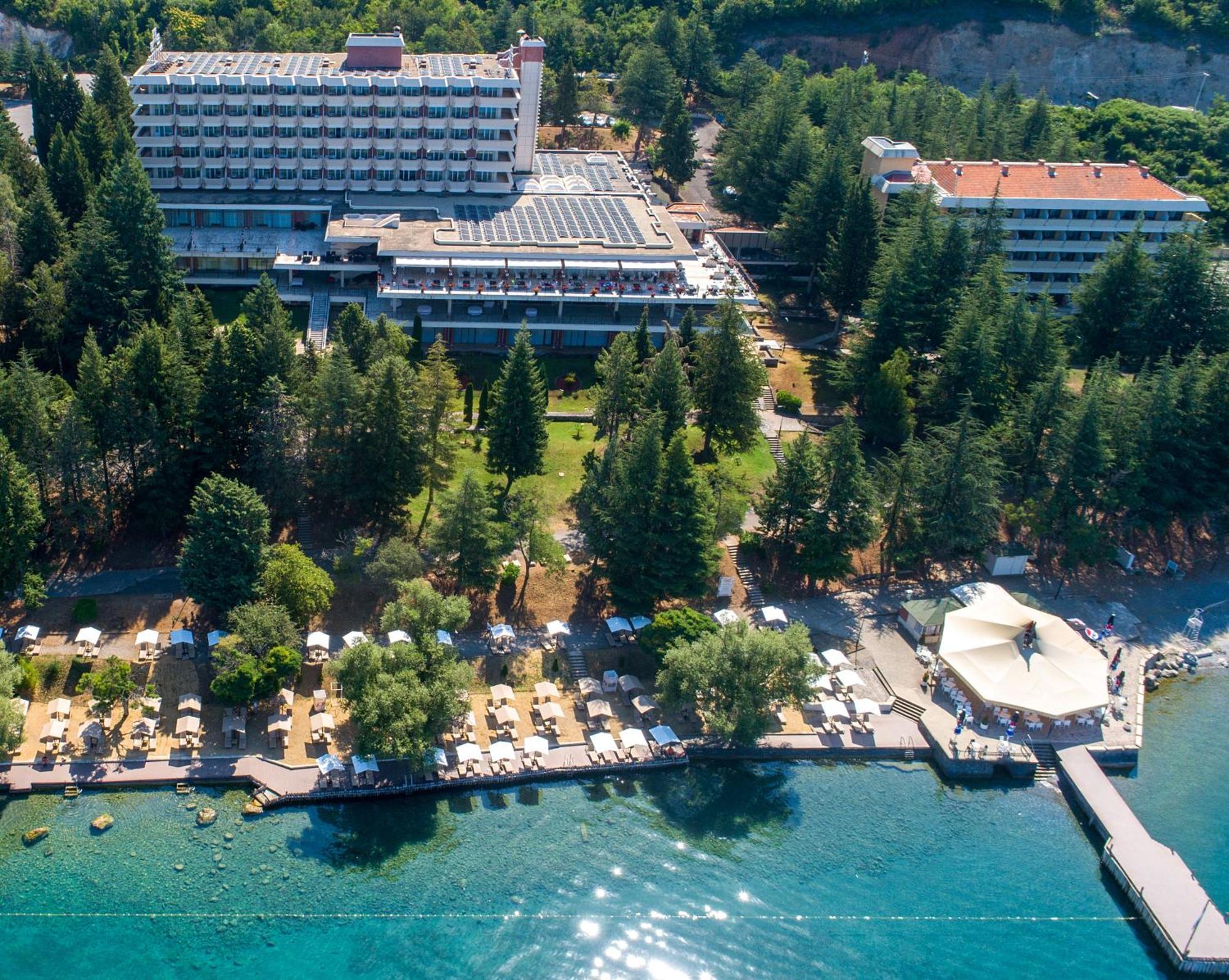 Hotel Metropol - Metropol Lake Resort Lagadin Extérieur photo