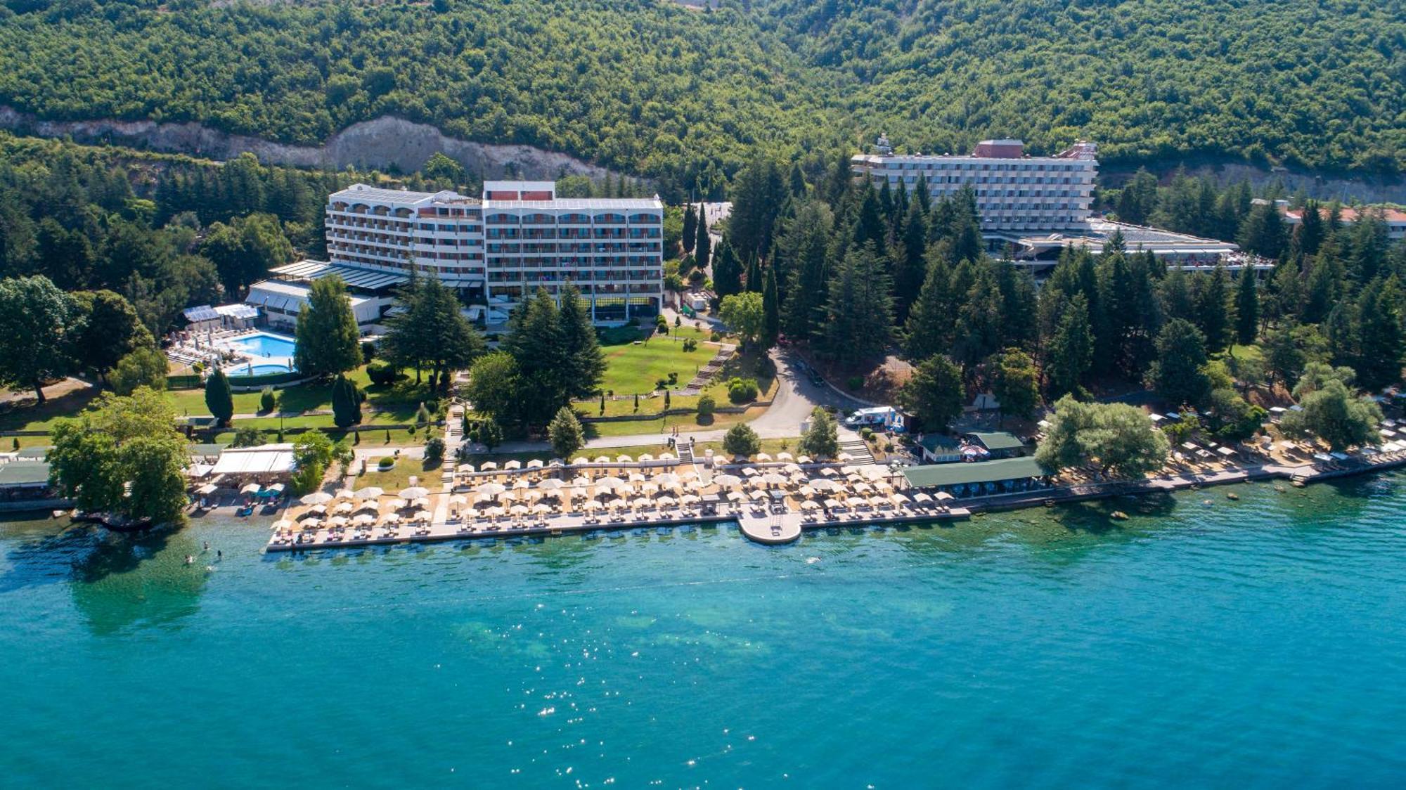 Hotel Metropol - Metropol Lake Resort Lagadin Extérieur photo