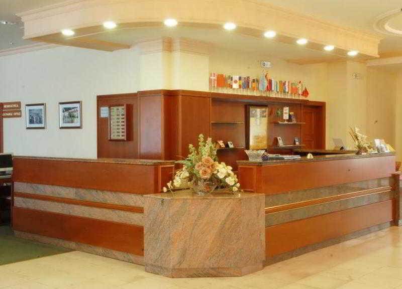 Hotel Metropol - Metropol Lake Resort Lagadin Extérieur photo